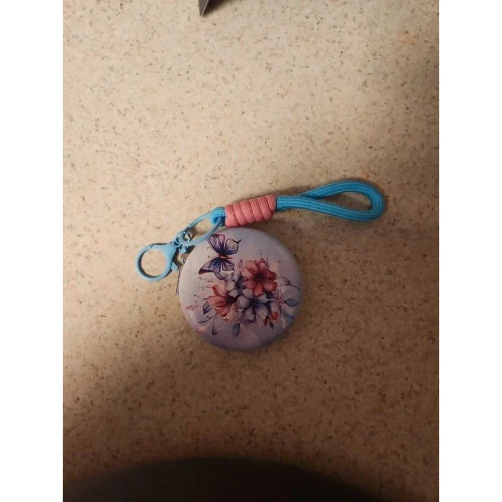 Hand mirror keychain